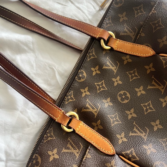 Louis Vuitton Monogram Totally MM - Picture 8 of 9